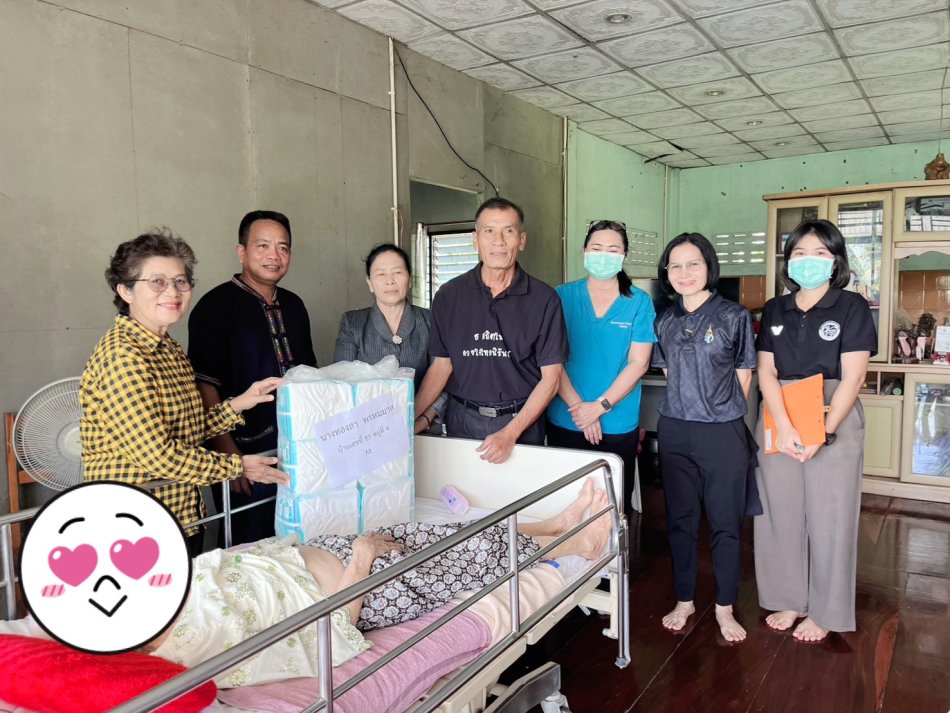 ร้อยตำรวจโท จรัญ ปลัดนู นายกเทศมนตรีตำบลศรีสงคราม มอบหมายให้นายจำนงชัย  แสงมะโน รองนายกเทศมนตรีตำบลศรีสงคราม นางอำนวย แสงศิริ  รองนายกเทศมนตรีตำบลศรีสงคราม นายอันหนัน คำมานิตย์ เลขานุการนายกเทศมนตรีตำบลศรีสงคราม ลงพื้นที่มอบผ้าอ้อมผู้ใหญ่ให้กับผู้สูงอายุที่มีภาวะพึ่งพิงและบุคคลอื่นที่มีภาวะพึ่งพิงเทศบาลตำบลศรีสงคราม